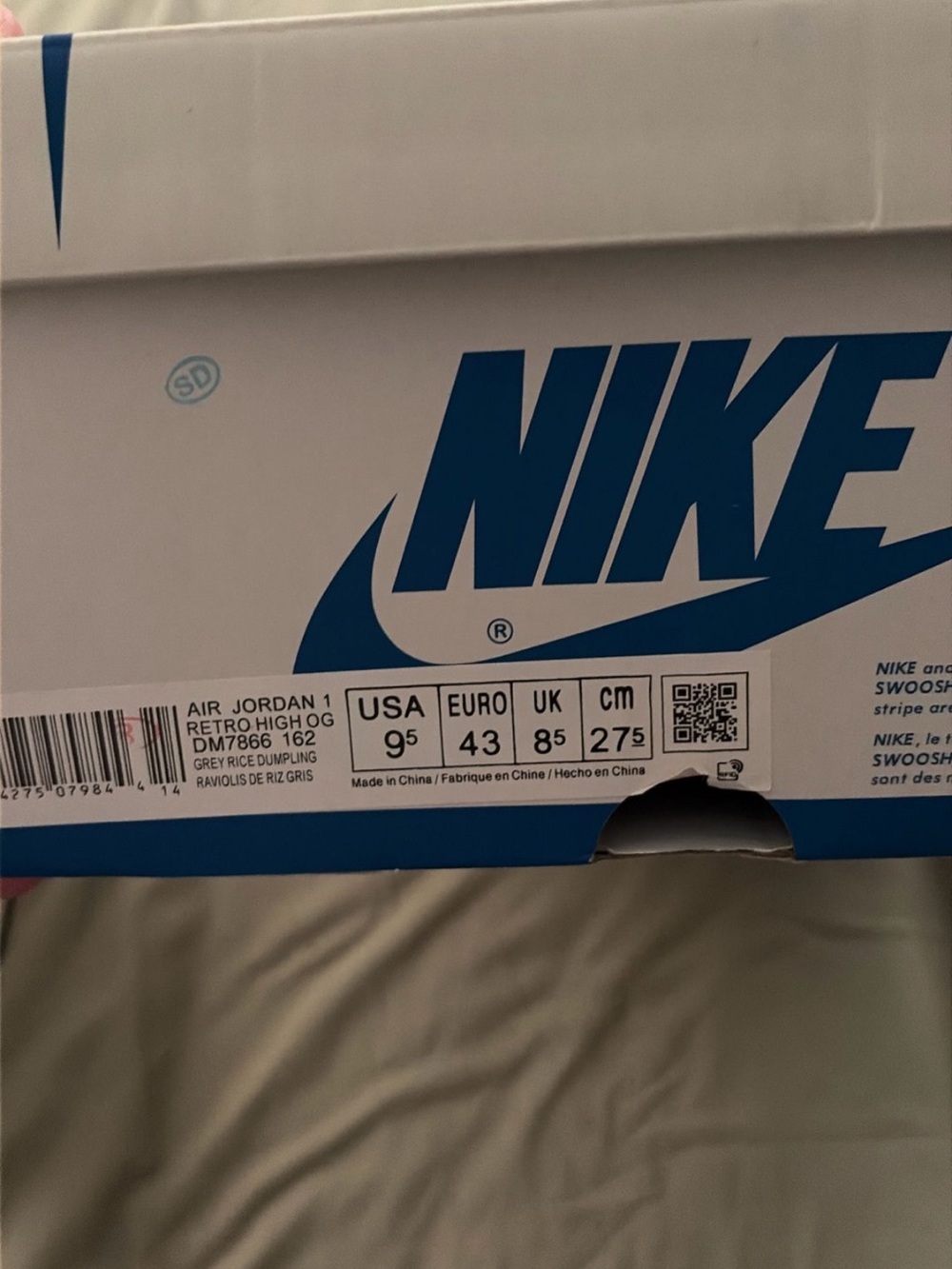 Men’s Low-Top Sneakers - White / Gray / Cream. Travis Scott. Air Jordan one - Picture 6 of 7